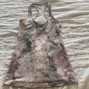 Lululemon tank